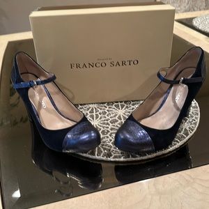 Gorgeous Blue on Blue suede/leather Mary Jane Pumps